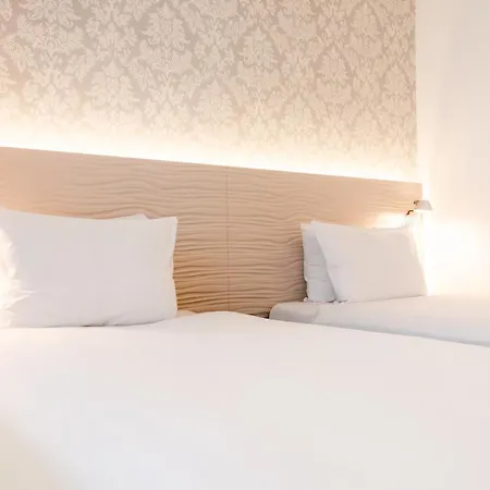 Metropol Hotell 3*