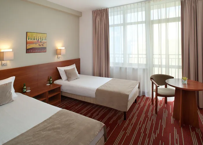 Metropol 3* ורשה