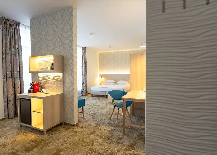 Metropol 3* ורשה