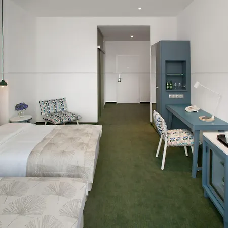 Ξενοδοχείο Metropol 3*